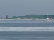 Tauwetter: Zwischen Usedom und der Insel Ruden ist wieder freies Wasser zu erkennen.