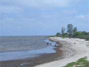 Sandstrand am Greifswalder Bodden: Die Halbinsel Struck auf dem Festland nahe Usedom.