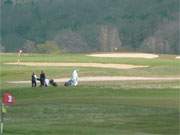 Vom Green zum Bunker: Golfspieler auf dem Golfplatz Korswandt auf der Insel Usedom.