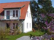 Frhling auf Usedom: Der Garten des Steinbock-Ferienhofes im Seebad Loddin.