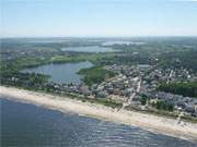 Perfektes Naturpanorama auf der Insel Usedom: Das Ostseebad Bansin mit Schloonsee und Gothensee.