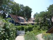 Fast am Ostseestrand der Insel Usedom: Strandhuser im Bernsteinbad ckeritz.