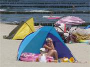 Urlaub fr jung und alt: Der Ostseestrand des Usedomer Bernsteinbades Loddin.