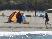 Blaues Meer und weier Strand: Badevergngen am Ostseestrand des Bernsteinbades Zempin.