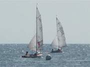 Ausflug als Paar: Segelboote an der Ostseekste von Usedom.