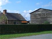 Vertrumt und abgelegen: Bauernhaus in der Gemeinde Dewichow im Hinterland der Insel Usedom.