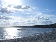 Hafftourismus auf der Insel Usedom: Sandstrand am Stettiner Haff bei Kamminke.