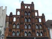 "Alter Schwede"! Brgerhaus mit typischer Klinkerfassade am Markt der Stadt Wismar.