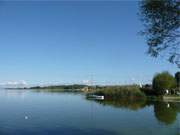 Wassersportparadies Achterwasser: Segelboot auf dem Nepperminer See.