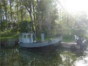 Usedom am Achterwasser: Fischerboot im Hafen von Stagnie bei ckeritz.