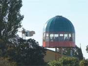 Blick ber die Ostsee: Aussichtsplattform eines Cafes an der Strandpromenade von Zinnowitz.