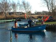 Achterwasserhafen von Loddin: Aufbruch zum Fischfang.