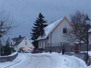 Erste Weihnachtsstimmung: Das Fischerdorf Loddin im Schnee.