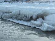 Bizarre Formen haben Eis und Ostsee am Strand von ckeritz gebildet.