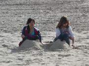 Khlen Fu bewahren: Spiel am Sandstrand von Usedom.