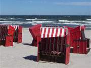 Meerblick: Strandkrbe am Ostseestrand des Usedomer Seebades Loddin.