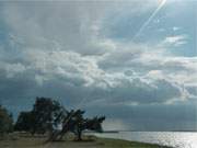 Vor dem Regen: Wolken ber der Kste des Peenemnder Hakens.