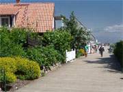 Strandpromenade des Bernsteinbades ckeritz: Ferienhuser am Ostseestrand.