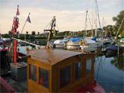 Fischerboot im Hafen: Unsere Wege fhren uns oft an den idyllischen Achterwasserhafen von Loddin.