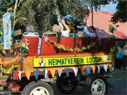 Heimatverein des Seebades Loddin: Der Festumzug anlsslich des Erntefestes 2011.