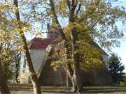 Hinterland der Insel Usedom: Herbst im Kirchhof der Gemeinde Krummin.