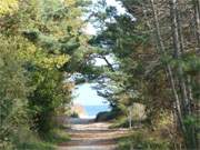 Vor uns die blaue Ostsee: Strandzugang zwischen Karlshagen und Peenemnde.