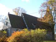 Sehenswertes Ensemble: Dorfkirche und Kirchhof in Benz.