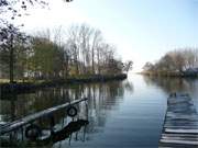 Stege: Der ein wenig abgelegene Achterwasserhafen Stagnie in der Nhe von ckeritz.