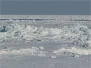 Eisige Weite: Winterimpressionen vom Ostseestrand der Insel Usedom.