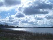 Blick nach Wolgast: Der Peenestrom zwischen dem Inselnorden Usedoms und dem Festland.