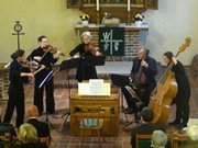 Mit Gambe: Barockmusik zum Osterfest in der Dorfkirche zu Koserow.