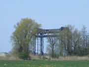 Wanderung auf dem Usedomer Winkel: Die weithin sichtbare Eisenbahnhubbrcke von Karnin.