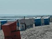 Warten auf viele Badegste: Strandkrbe am Ostseestrand des Bernsteinbades ckeritz.