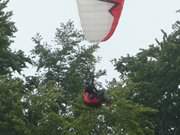 Start vom Langen Berg bei Bansin: Gleitschirmflug ber dem Ostseestrand.