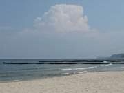 Wolke und Meer: Am Ostseestrand von Koserow auf Usedom.