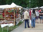 Kunsthandwerksmarkt in Zinnowitz: Einkufe im Usedom-Urlaub.