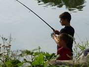 Angeln am Ufer des Klpinsee: Kurzer Weg von den Steinbock-Ferienwohnungen.