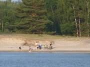 Sandstrand am Peenestrom: Badevergngen im Sommer auf Usedom.