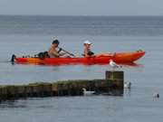 Am Ostseestrand Usedom: Mit dem Faltboot die Ostseekste entdecken.