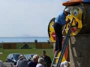 Festplatz am Achterwasser: Das Erntefest 2012 im Seebad Loddin wird vorbereitet.