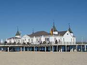 Wahrzeichen der Insel Usedom: Die Seebrcke des Ostseebades Ahlbeck.