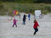 Viele Kinder sind zum Drachenfest nach Karlshagen gekommen.