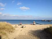 Herbsturlaub auf Usedom: Fischerboote am Strand von Koserow.