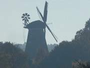 Benzer Windmühle von der Straße nach Stoben aus gesehen.