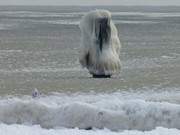 Im Sommer machen Fischerboote fest: Die winterliche Ostsee bei ckeritz.