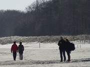 Seebad ckeritz auf Usedom: Strandbesucher an der Ostsee.