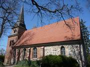 Frhling im Hinterland der Ostseeinsel Usedom: Dorfkirche von Mellenthin.