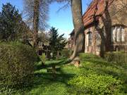 Dorfkirche von Morgenitz: Im Kirchhof der kleinen Gemeinde.