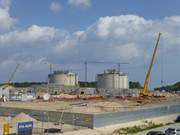 Grobaustelle: Bau der Gasspeicher im Osten des Hafens Swinemnde.