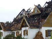 Bitteres Ergebnis: Abgebranntes Ferienhaus im Seebad Loddin.